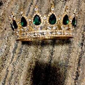 A real crown with real diamonds